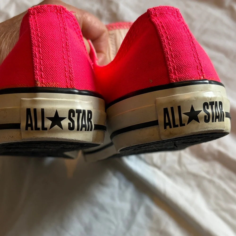 Converse Low Top Sneakers - Hot Pink Men’s8/Women’s 10 - Picture 6 of 13